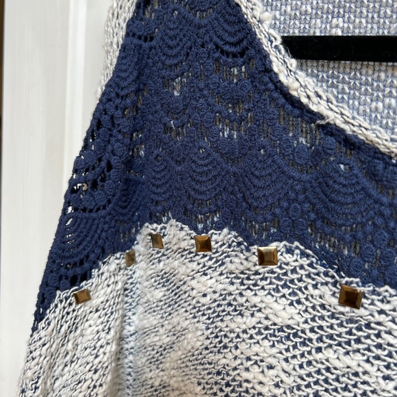 Sweater size L - Picture 4 of 4